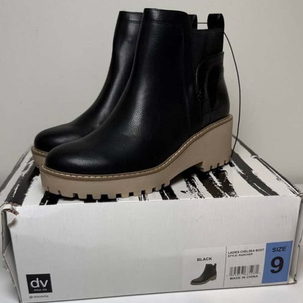 DV Dolce Vita Women's Rancher Black Chelsea Boots, Size 9